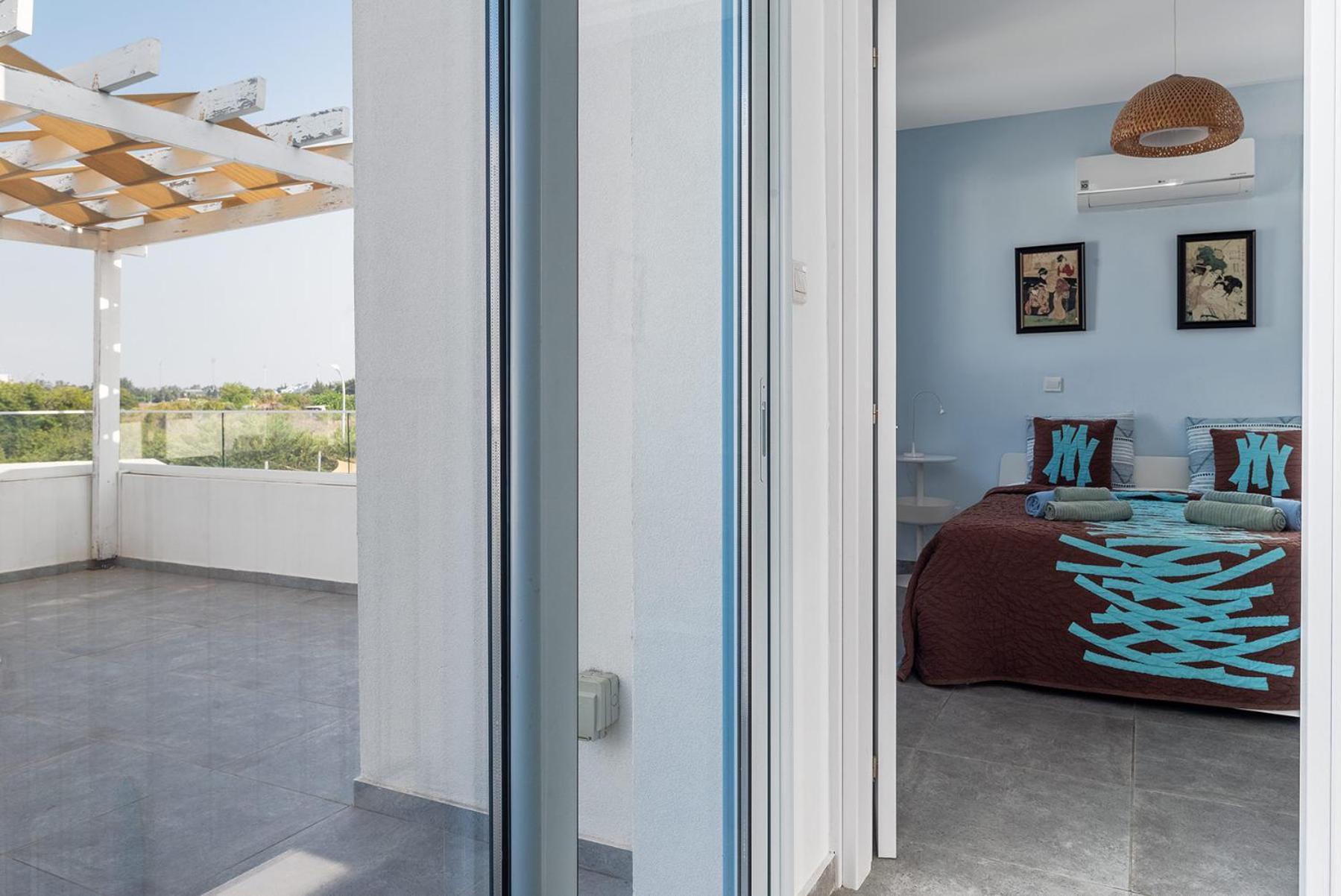 Blue Diamond Beach Villas Paphos Exterior photo