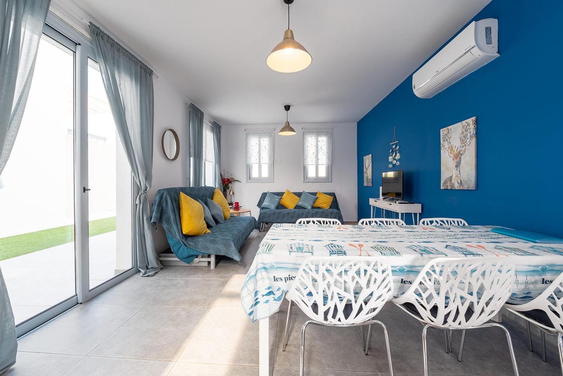 Blue Diamond Beach Villas Paphos Exterior photo