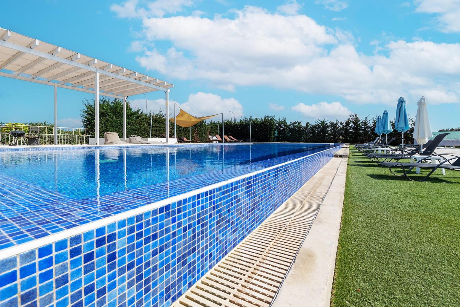 Blue Diamond Beach Villas Paphos Exterior photo