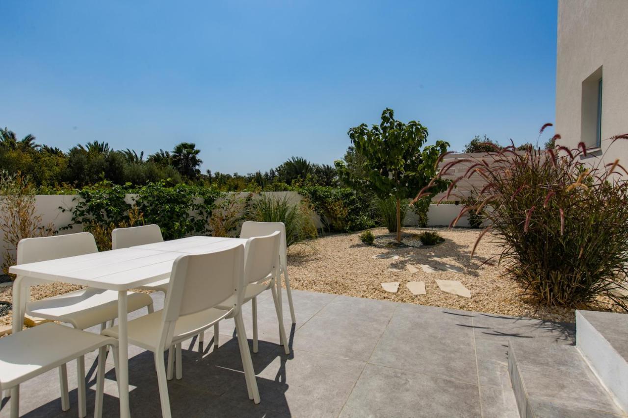 Blue Diamond Beach Villas Paphos Exterior photo